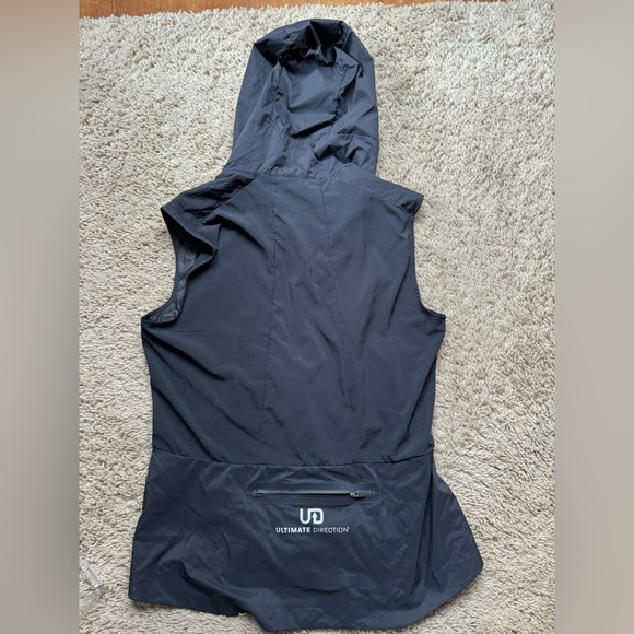 ULTIMATE DIRECTION WOMENS RUNNING VEST HOODIE SIZE SMALL BLACK - Picture 2 of 5